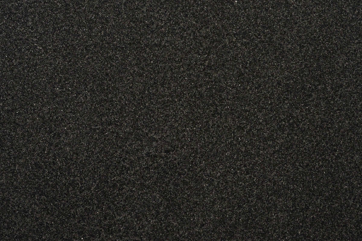 Tranche de GRANIT INKI BLACK POLI finition Poli