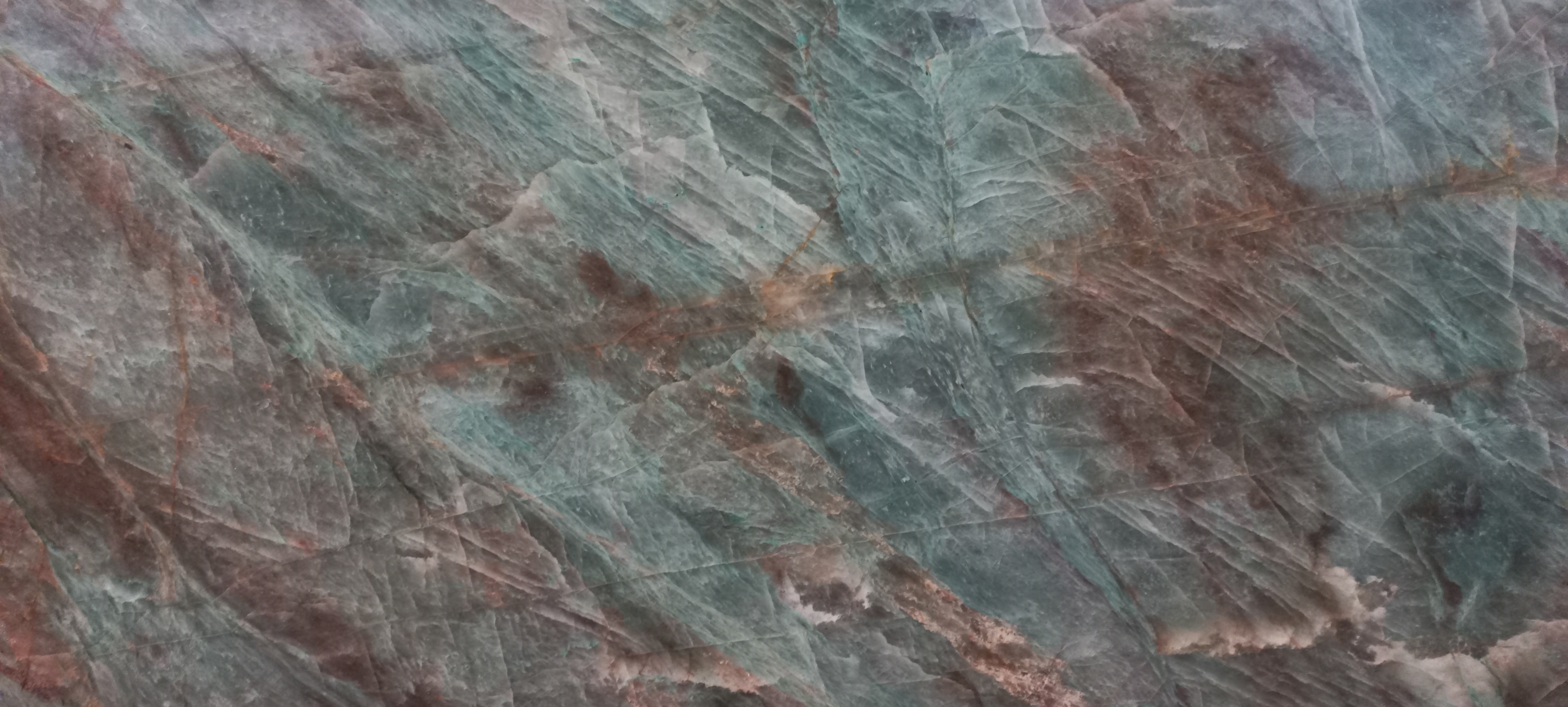 Tranche de QUARTZITE EUPHORIA GREEN POLI finition Poli