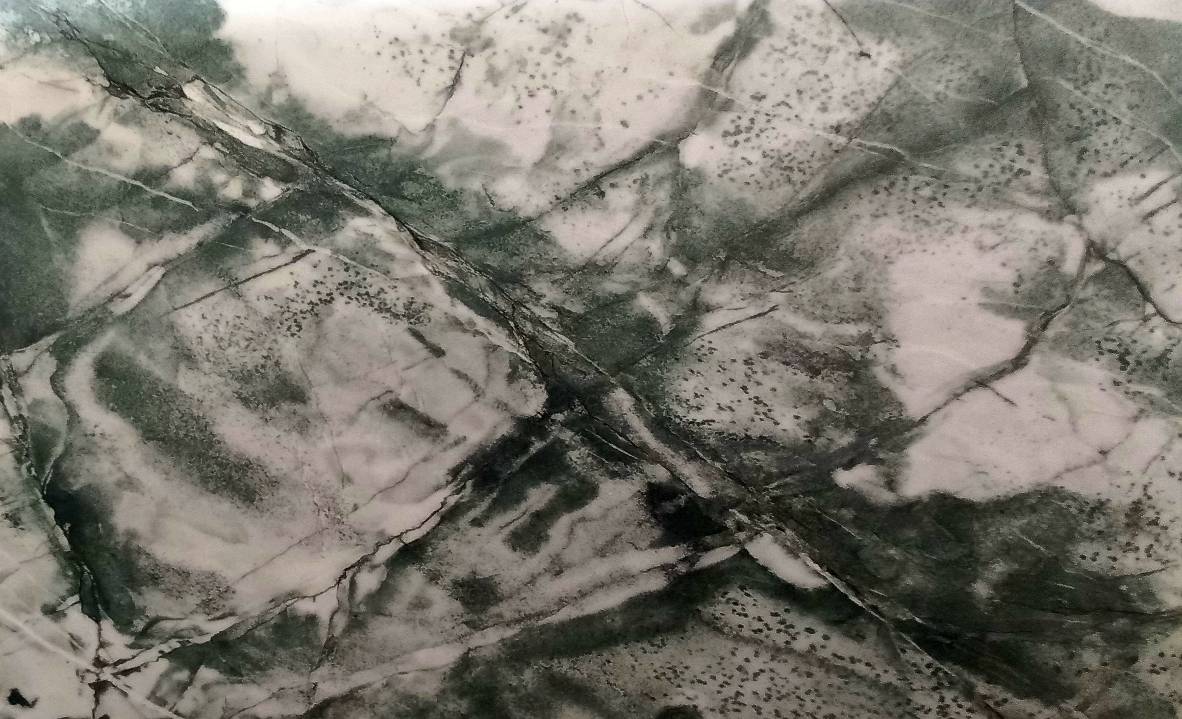 Tranche de QUARTZITE GREENPATH POLI finition Poli
