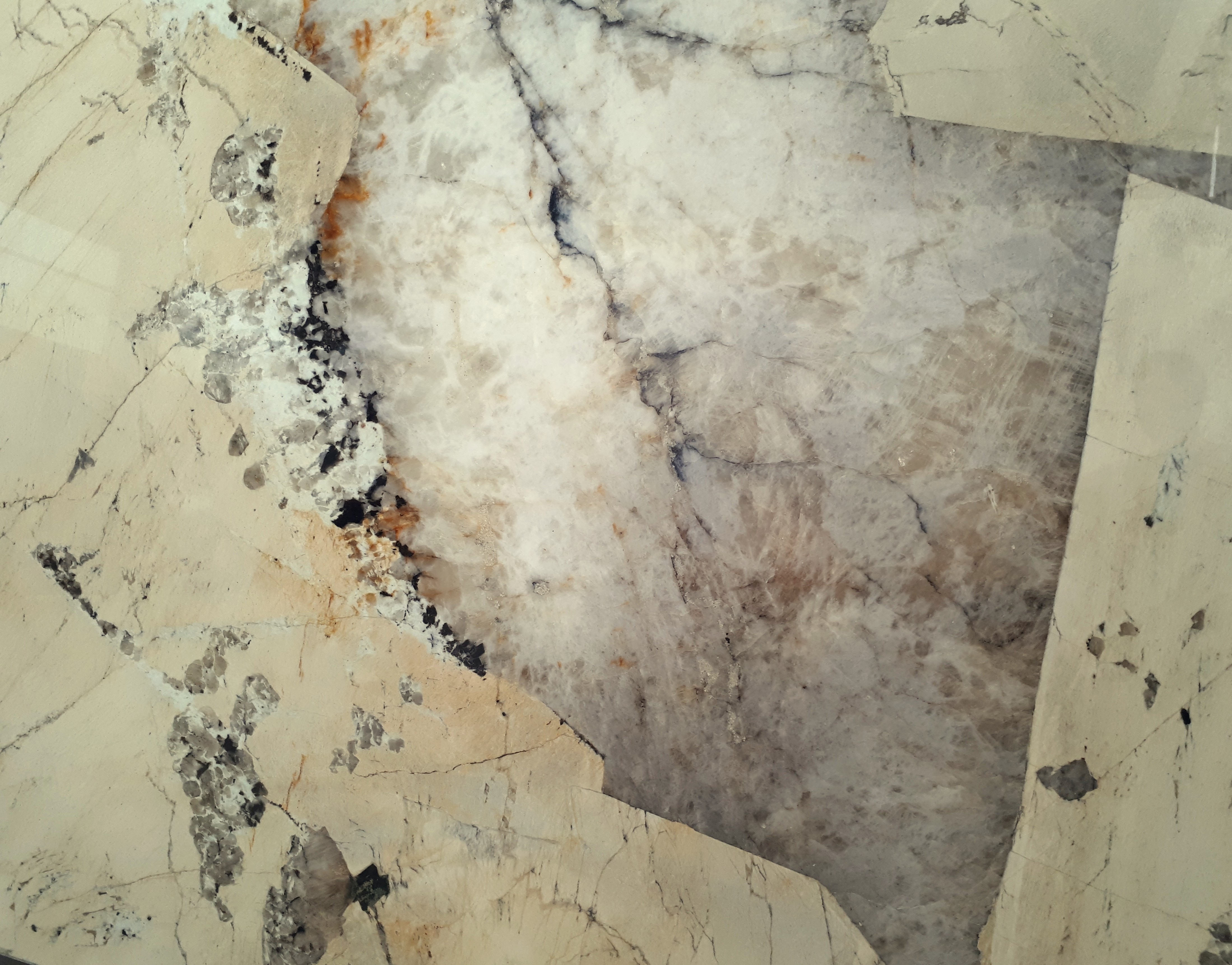 Tranche de QUARTZITE PATAGONIA EXTRA TOP finition Poli
