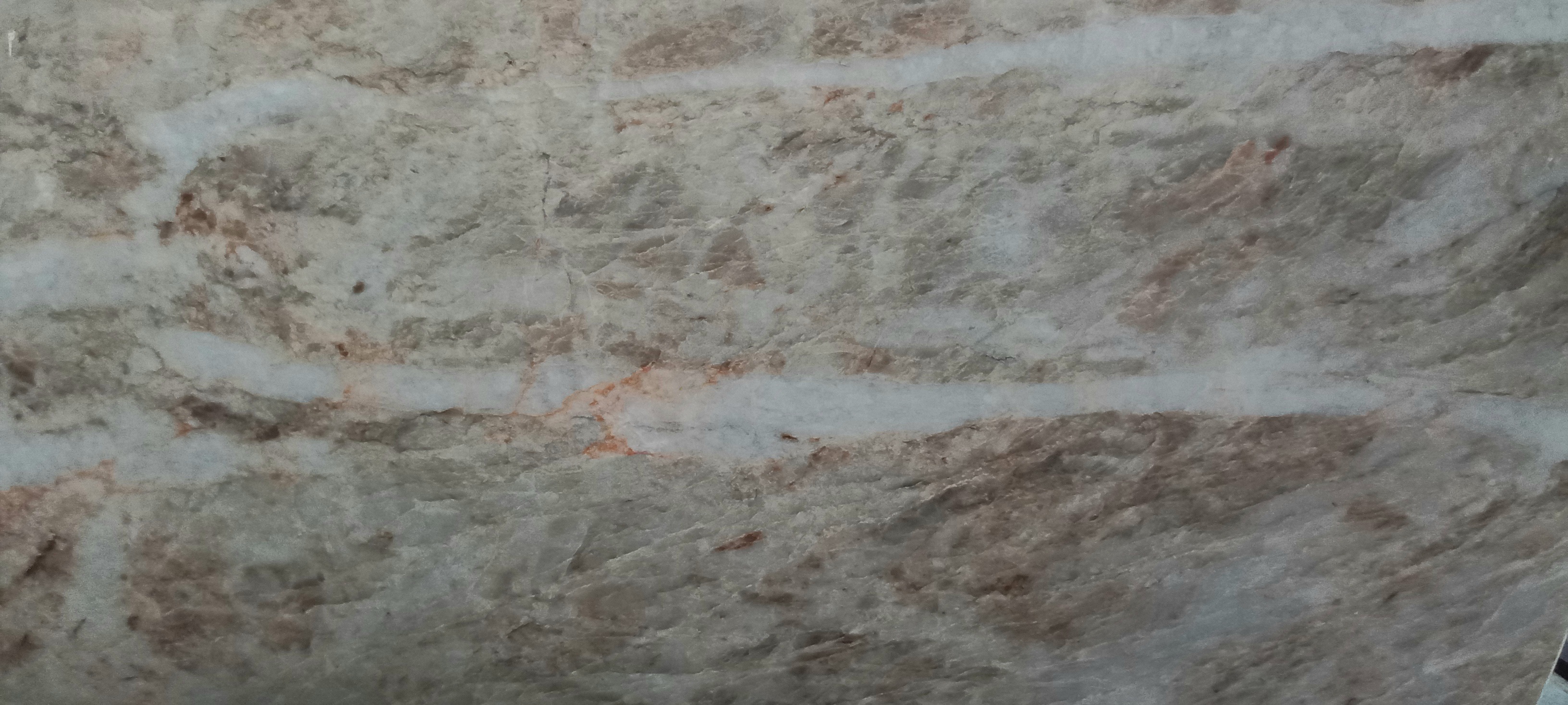 Tranche de QUARTZITE CRISTALLO TERRA POLI finition Poli
