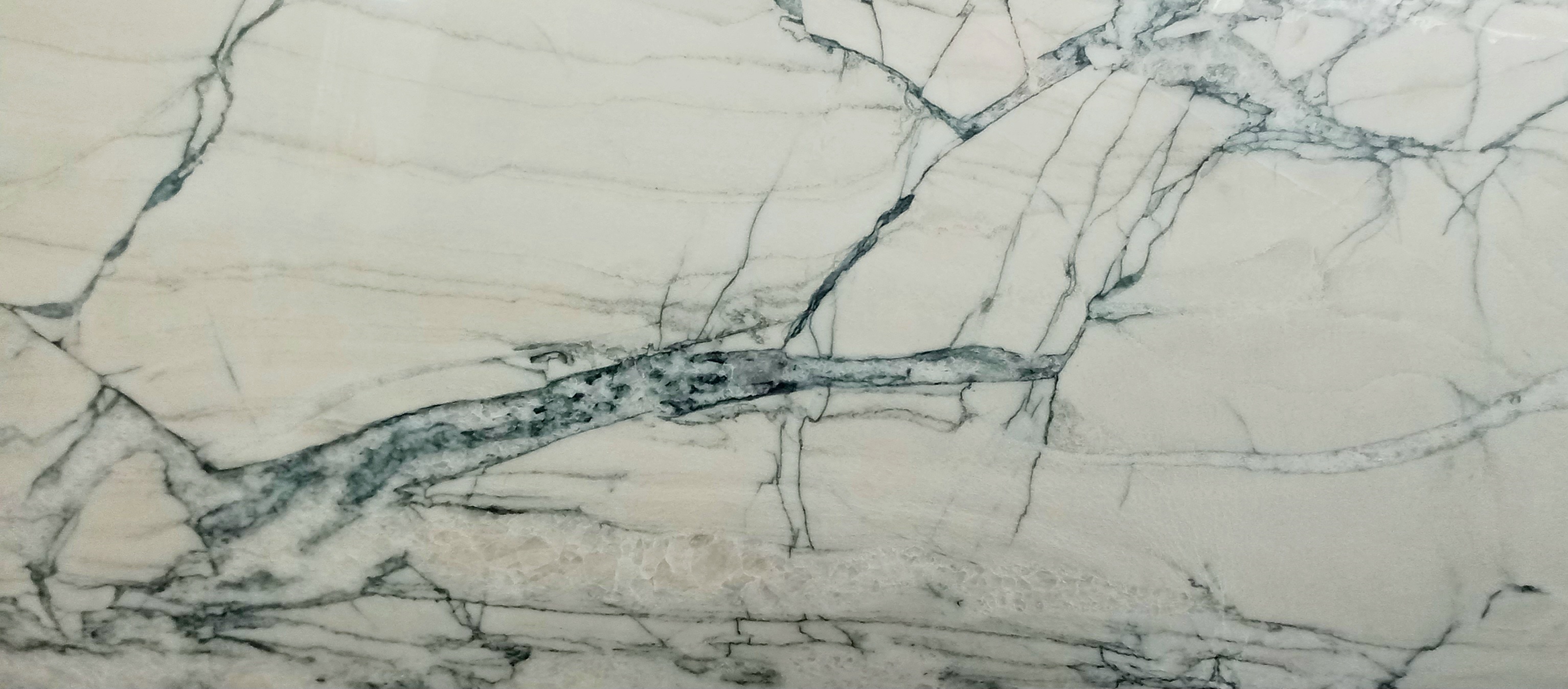 Tranche de QUARTZITE FANTASY LUX POLI finition Poli