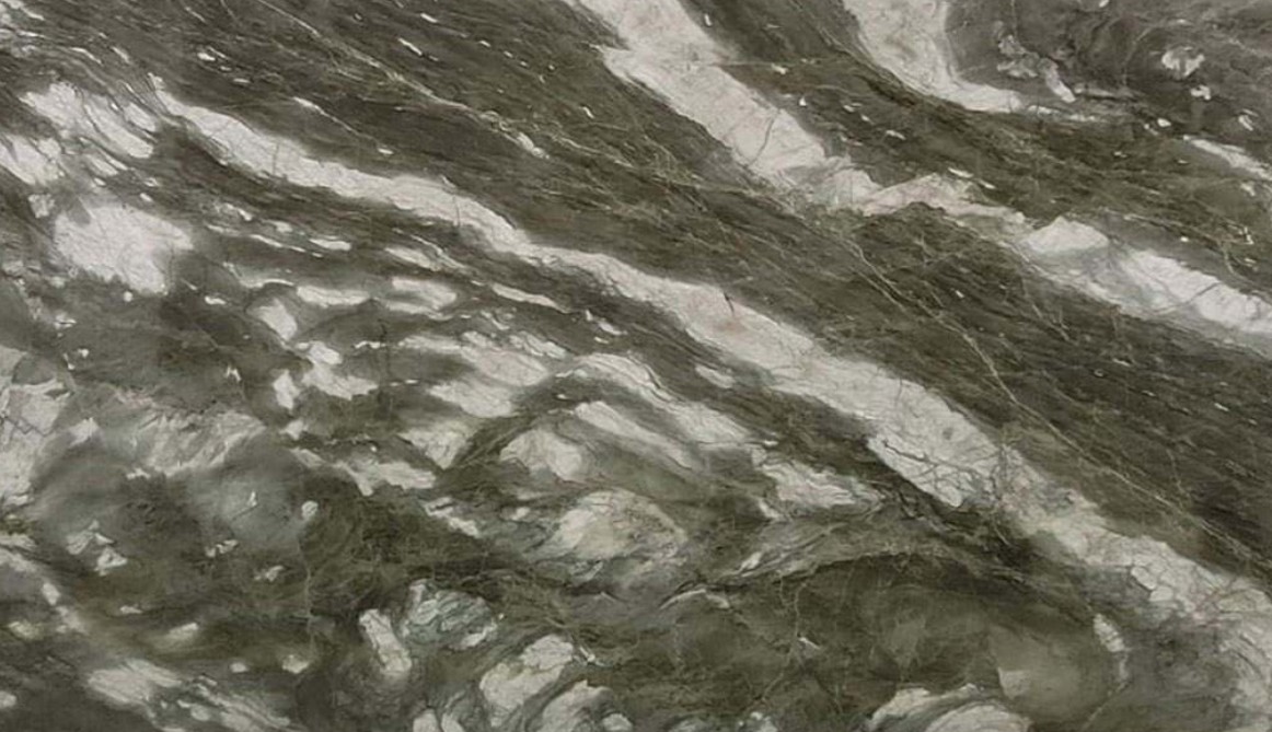 Tranche de QUARTZITE GREEN ARMY POLI finition Poli