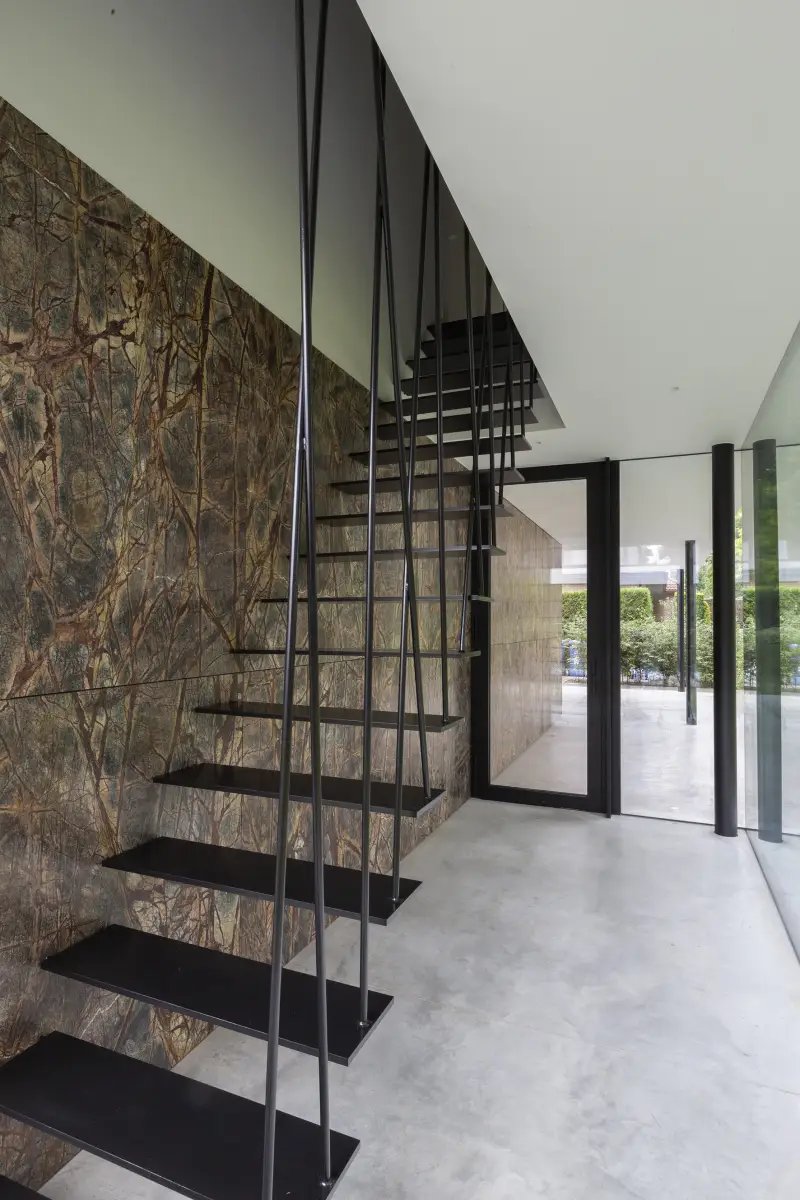 HABILLAGE DE MUR EN FOREST BROWN