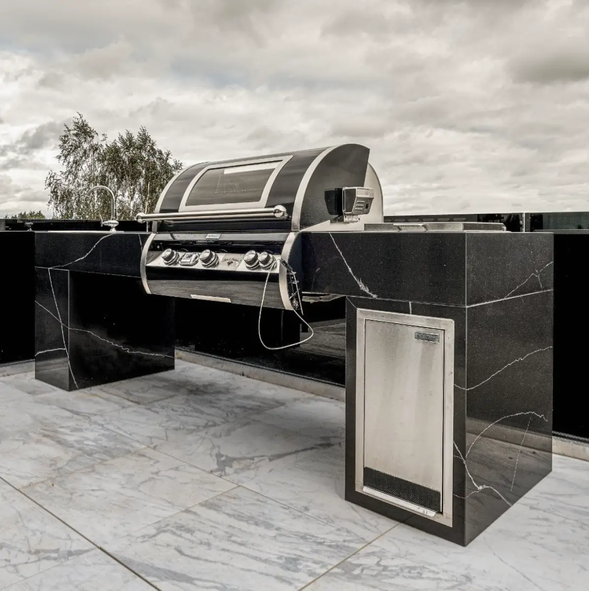 CUISINE EXTERIEURE EN NOBLESSE BLACK